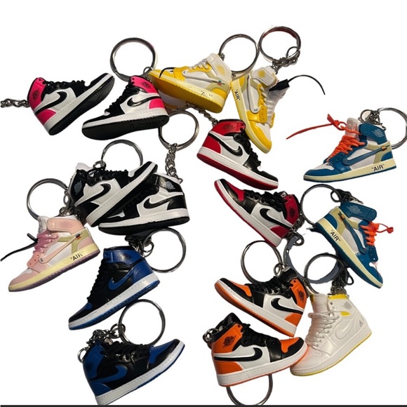 Mini Basketball Nike Air Jordan 3D Sneaker Keychain - Picture 5 of 11